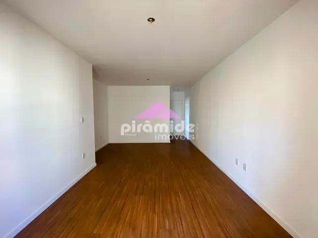 Apartamento 4 quartos e 2 banheiros, à venda, no bairro Parque Industrial em São José dos Campos