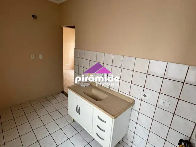 Apartamento com 48m² 2 quartos e 1 banheiro, para alugar, no bairro Parque Industrial em São José dos Campos