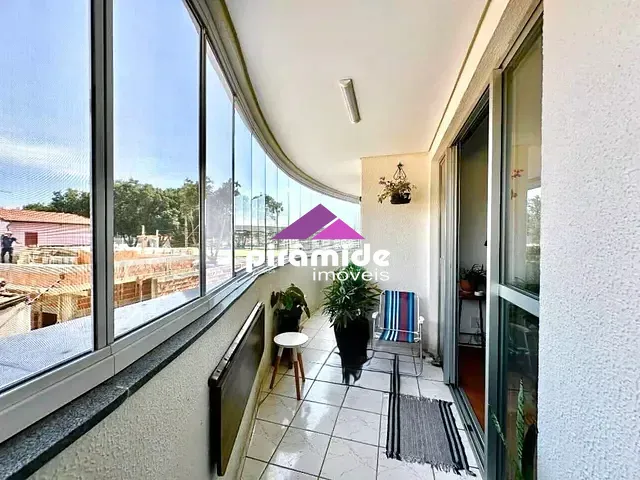Apartamento 2 quartos e 2 banheiros, à venda ou para alugar, no bairro Jardim das Indústrias em São José dos Campos