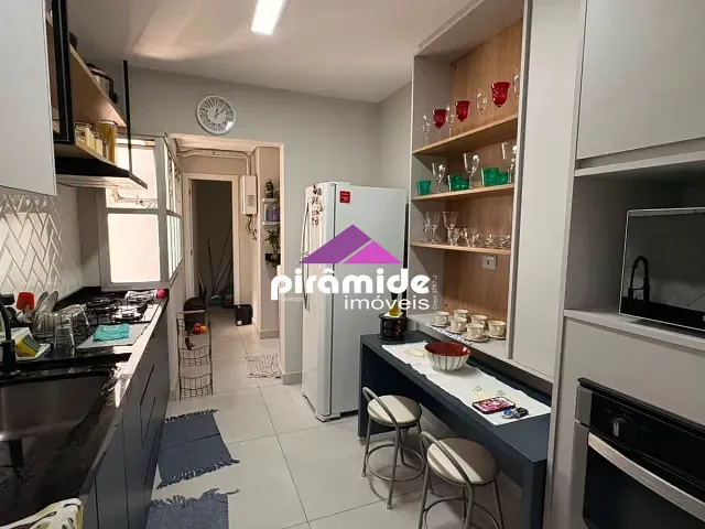 Apartamento 3 quartos e 2 banheiros, para alugar, no bairro Centro em São José dos Campos