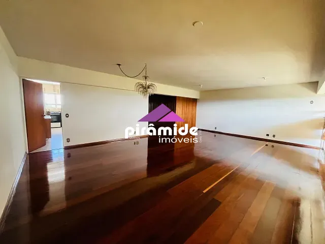 Apartamento 4 quartos e 2 banheiros, para alugar, no bairro Centro em São José dos Campos