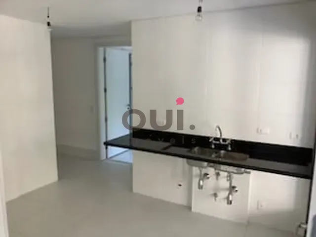 Apartamento com 340m² 3 quartos e 5 banheiros, à venda, no bairro Itaim-Bibi em São Paulo