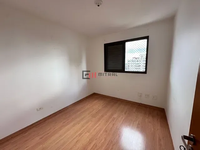 Apartamento 3 quartos e 2 banheiros, para alugar, no bairro Centro em Londrina