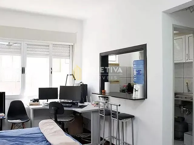 Apartamento 1 quarto e 1 banheiro, à venda, no bairro Centro Histórico em Porto Alegre