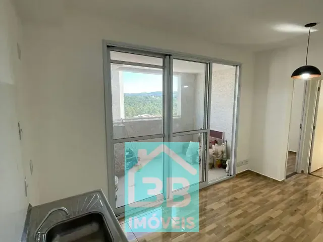 Apartamento 2 quartos e 1 banheiro, para alugar, no bairro Vila Sul Americana em Carapicuíba