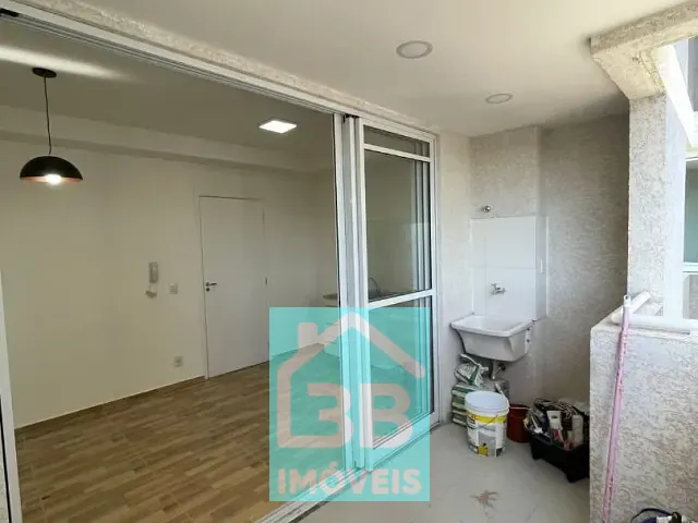 Apartamento 2 quartos e 1 banheiro, para alugar, no bairro Vila Sul Americana em Carapicuíba