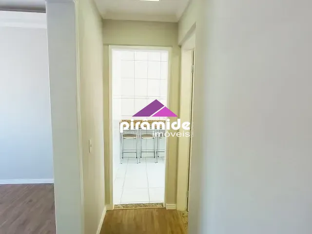 Apartamento 2 quartos e 1 banheiro, à venda, no bairro Parque Industrial em São José dos Campos