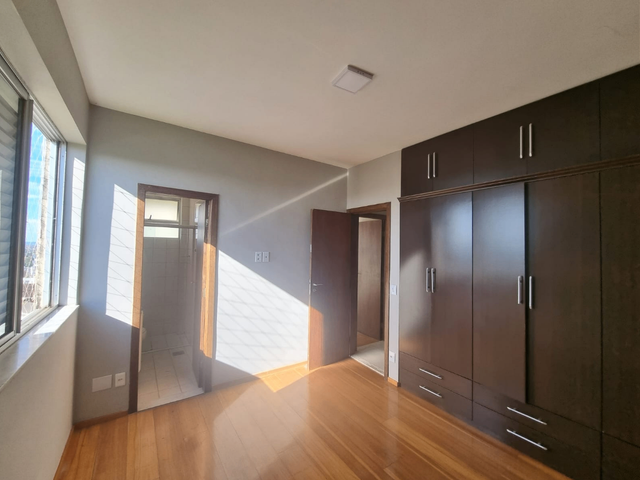 Apartamento 3 quartos e 2 banheiros, à venda, no bairro Ouro Preto em Belo Horizonte
