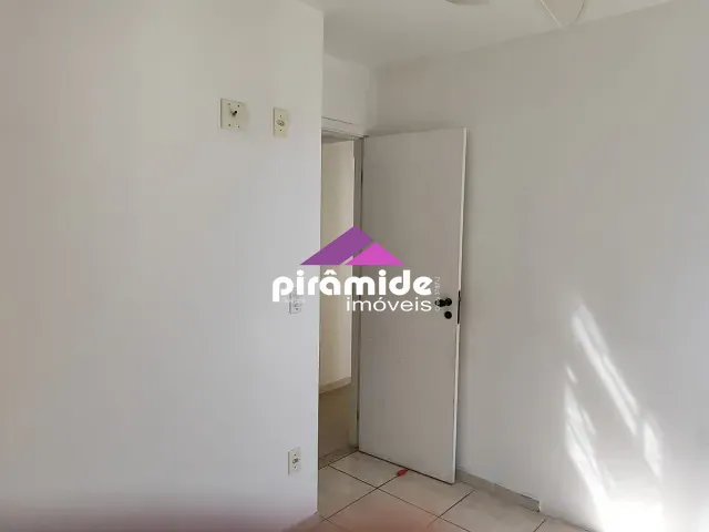 Apartamento com 65m² 2 quartos e 1 banheiro, para alugar, no bairro Monte Castelo em São José dos Campos