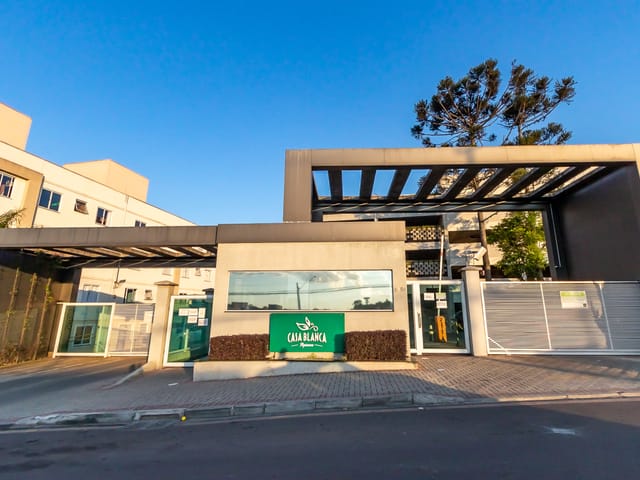 Apartamento 2 quartos e 1 banheiro, à venda, no bairro Colônia Rio Grande em São José Dos Pinhais