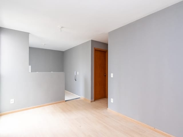 Apartamento 2 quartos e 1 banheiro, à venda, no bairro Colônia Rio Grande em São José Dos Pinhais