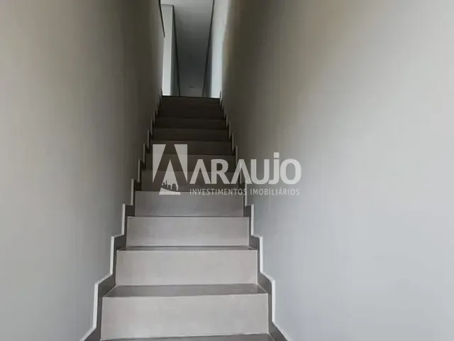 Sobrado 3 quartos e 2 banheiros, à venda, no bairro Cordeiros em Itajaí
