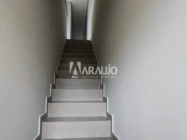 Sobrado 3 quartos e 2 banheiros, à venda, no bairro Cordeiros em Itajaí