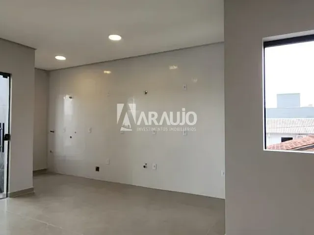 Sobrado 3 quartos e 2 banheiros, à venda, no bairro Cordeiros em Itajaí