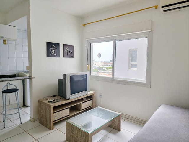 Apartamento 1 quarto e 1 banheiro, para alugar, no bairro Centro em Pelotas