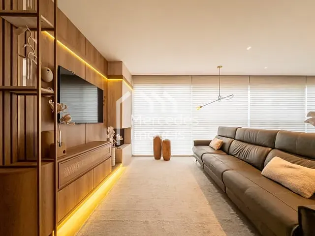 Apartamento 3 quartos e 3 banheiros, à venda, no bairro Centro em Itajaí