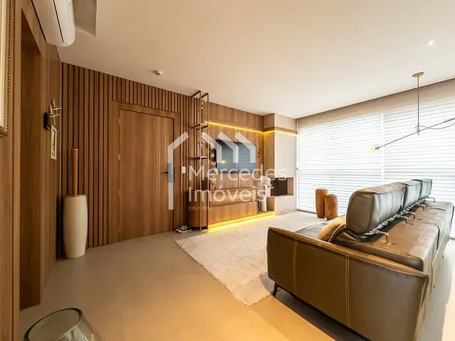 Apartamento 3 quartos e 3 banheiros, à venda, no bairro Centro em Itajaí