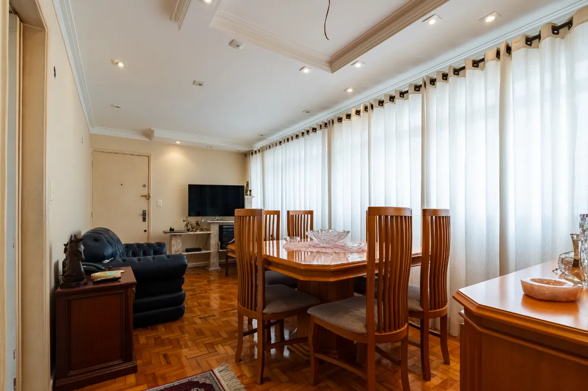 Apartamento para venda em Moema com 2 quartos, 73m²