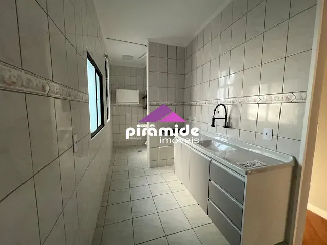 Apartamento 2 quartos e 1 banheiro, à venda, no bairro Conjunto Residencial Trinta e Um de Março em São José dos Campos