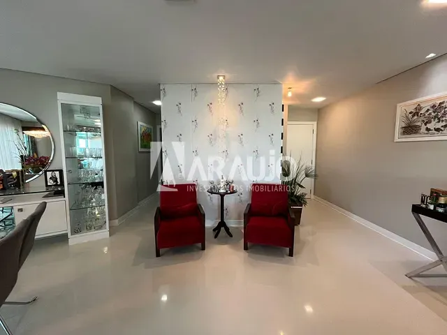 Apartamento com 249m² 4 quartos e 5 banheiros, à venda, no bairro Centro em Itajaí