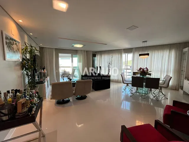 Apartamento com 249m² 4 quartos e 5 banheiros, à venda, no bairro Centro em Itajaí