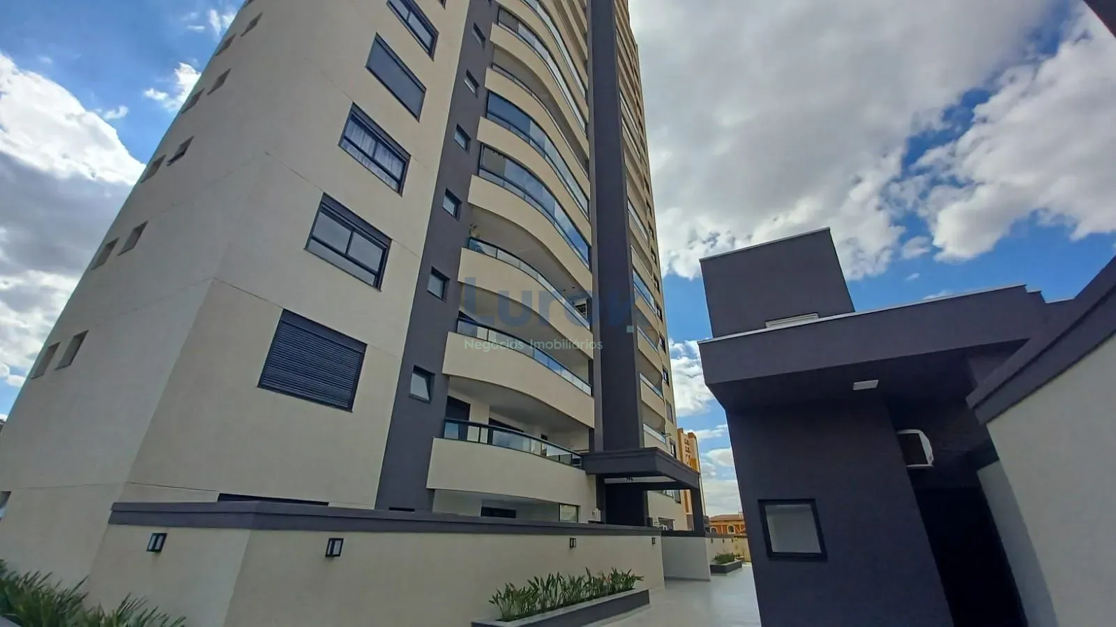 Apartamento, 3 quartos, 141 m² - Foto 2