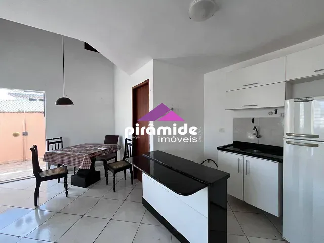 Apartamento 1 quarto e 1 banheiro, à venda, no bairro Centro em Caraguatatuba