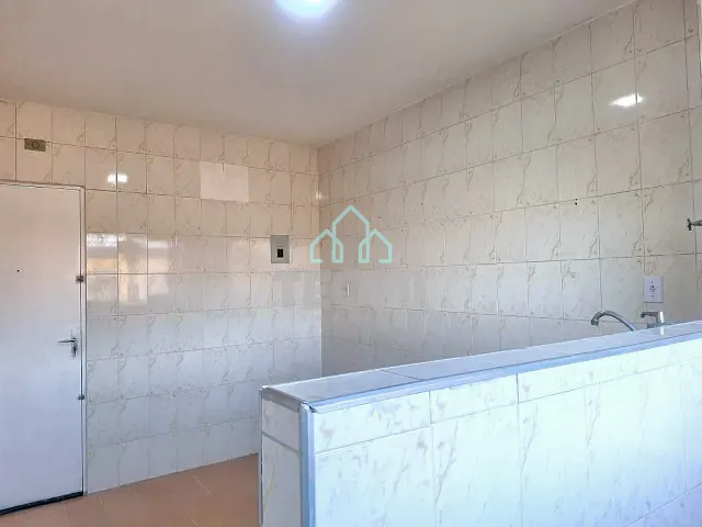 Apartamento 2 quartos e 1 banheiro, à venda ou para alugar, no bairro Parque São Cristóvão em Taubaté