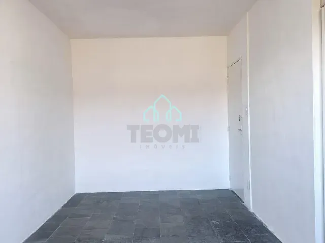 Apartamento 2 quartos e 1 banheiro, à venda ou para alugar, no bairro Parque São Cristóvão em Taubaté