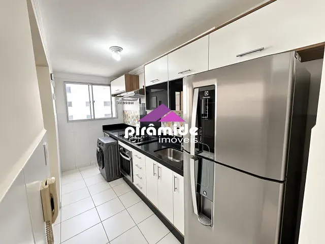 Apartamento 2 quartos e 1 banheiro, para alugar, no bairro Vila Tesouro em São José dos Campos