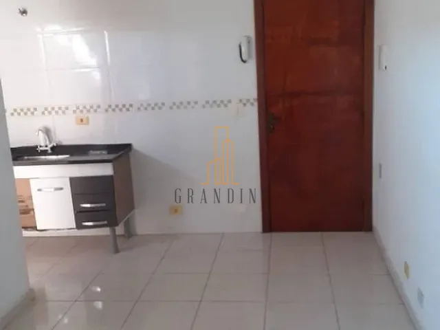 Apartamento 2 quartos e 1 banheiro, à venda, no bairro Jardim Santo André em Santo André