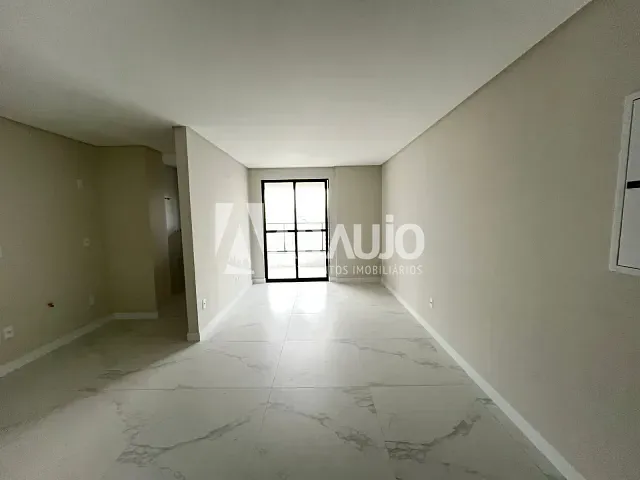 Apartamento 2 quartos e 2 banheiros, à venda, no bairro Vila Operária em Itajaí