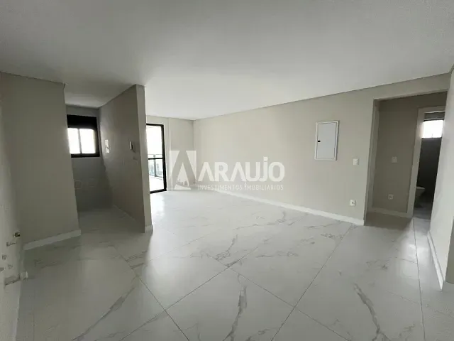 Apartamento 2 quartos e 2 banheiros, à venda, no bairro Vila Operária em Itajaí