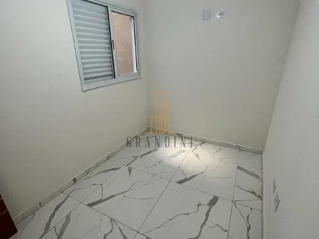 Apartamento 2 quartos e 1 banheiro, à venda, no bairro Parque Industriário em Santo André
