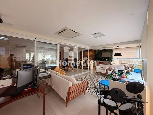 Apartamento com 236m² 4 quartos e 6 banheiros, para alugar, no bairro Setor Bueno em Goiânia