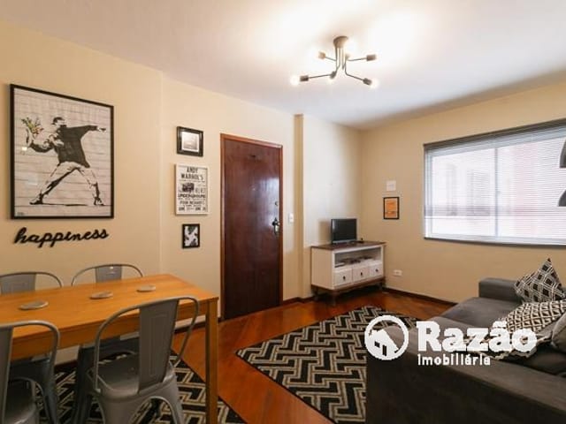 Apartamento 1 quarto e 1 banheiro, à venda, no bairro Centro em Curitiba