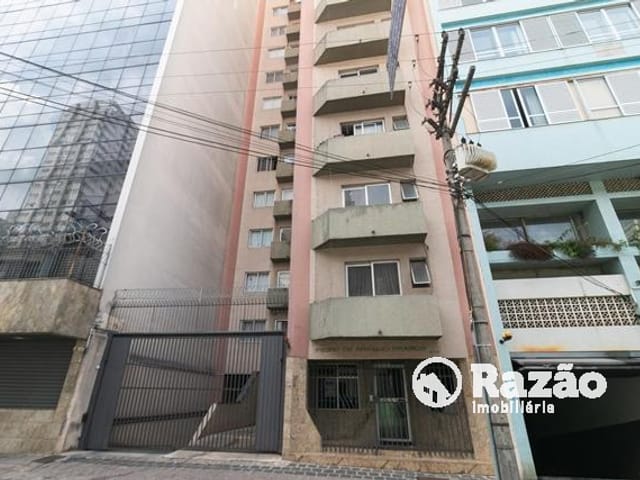 Apartamento 1 quarto e 1 banheiro, à venda, no bairro Centro em Curitiba