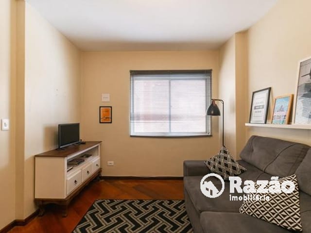 Apartamento 1 quarto e 1 banheiro, à venda, no bairro Centro em Curitiba
