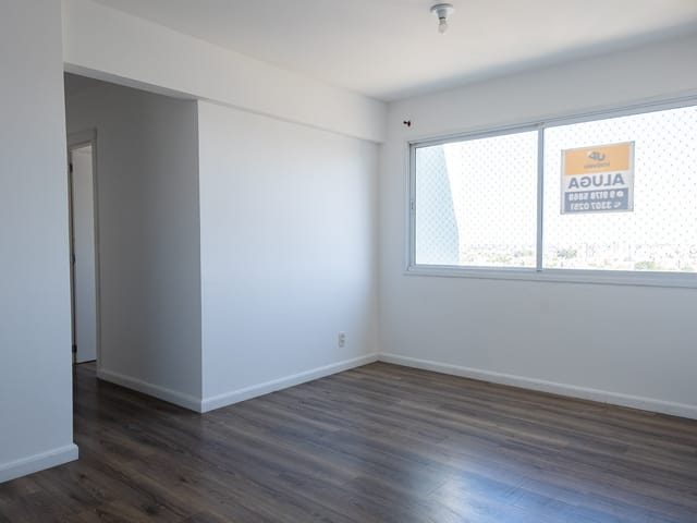 Apartamento com 83m² 3 quartos e 2 banheiros, à venda ou para alugar, no bairro Centro em Pelotas