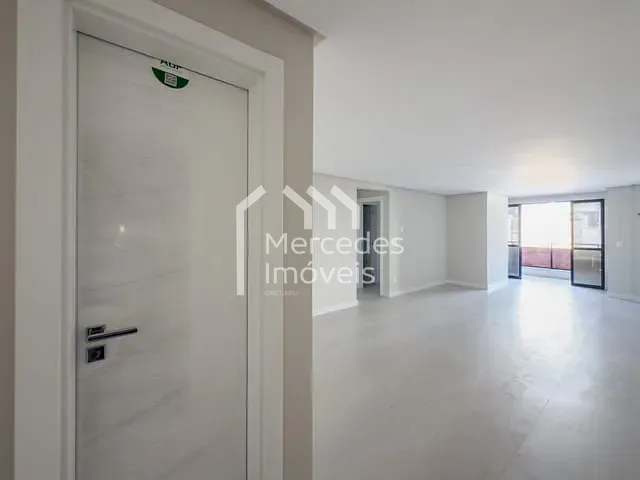 Apartamento com 100m² 2 quartos e 3 banheiros, para alugar, no bairro Praia dos Amores em Balneário Camboriú