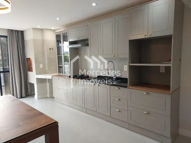 Apartamento com 100m² 2 quartos e 3 banheiros, para alugar, no bairro Praia dos Amores em Balneário Camboriú