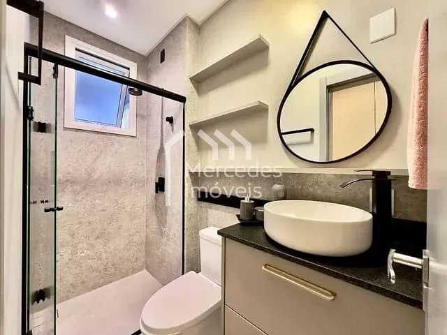 Apartamento com 112m² 3 quartos e 2 banheiros, para alugar, no bairro Praia Brava em Balneário Camboriú