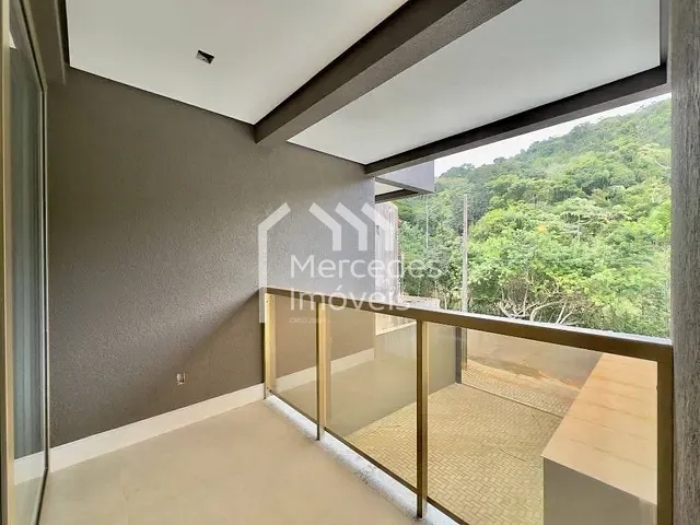 Apartamento com 112m² 3 quartos e 2 banheiros, para alugar, no bairro Praia Brava em Balneário Camboriú
