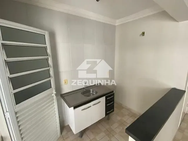Apartamento com 59m² 3 quartos e 1 banheiro, à venda, no bairro Padroeira em Osasco