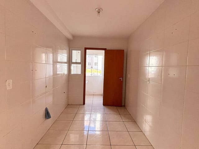 Apartamento com 83m² 3 quartos e 1 banheiro, à venda ou para alugar, no bairro Contorno em Ponta Grossa