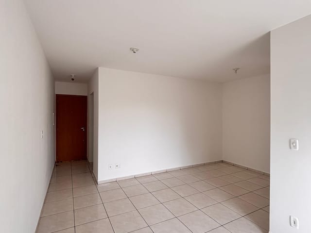 Apartamento com 83m² 3 quartos e 1 banheiro, à venda ou para alugar, no bairro Contorno em Ponta Grossa
