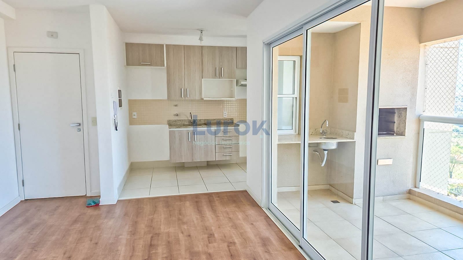 Apartamento à venda com 2 quartos, 69m² - Foto 4