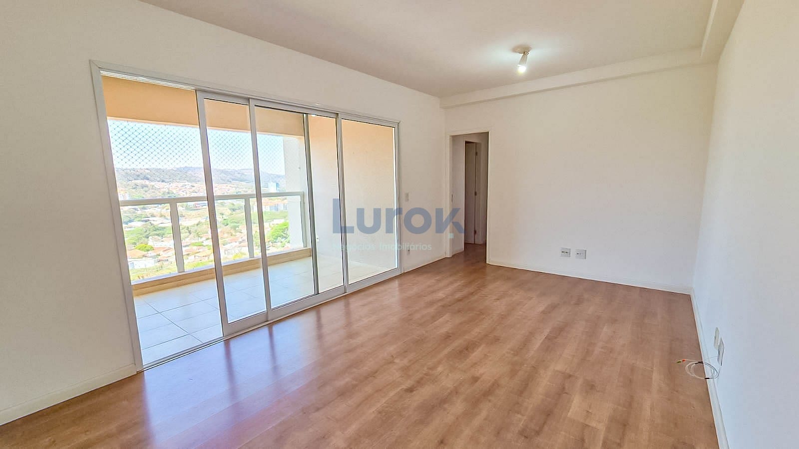 Apartamento à venda com 2 quartos, 69m² - Foto 2