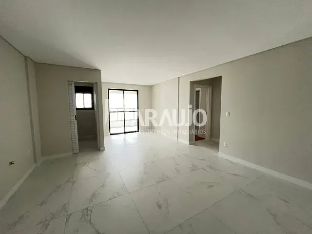 Apartamento 3 quartos e 2 banheiros, à venda, no bairro Vila Operária em Itajaí