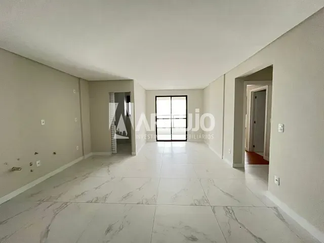 Apartamento 3 quartos e 2 banheiros, à venda, no bairro Vila Operária em Itajaí